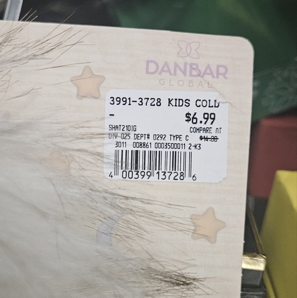 Infant hat with matching socks - Picture 3 of 3